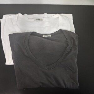 NWOT Buck Mason V Neck  Easy slub t-shirt Set of 2